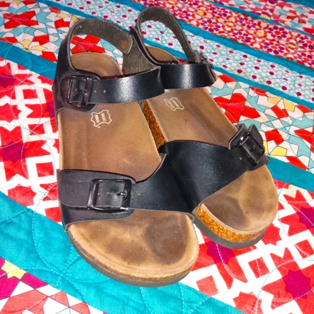 sandals - Picture 2 of 2